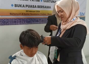 Puluhan Anak Yatim Di Bogor Gunting Rambut Gratis
