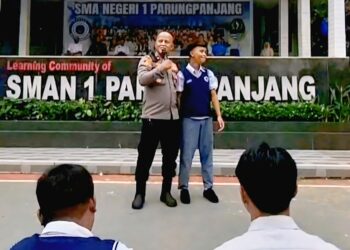 Kolaborasi Sekolah dan Polri Bentuk Pelajar Pancawaluya, Kapolsek Parung Panjang Angkat Siswa Jadi Anak Asuh