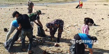 Aksi Bersih Pantai Cibuaya Sukabumi, 50 Karung Sampah Plastik Berhasil Dikumpulkan
