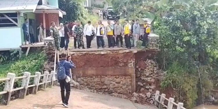 Dinas PU Kabupaten Sukabumi Prioritaskan Pembangunan Jembatan Linggamanik Pasca Ambruk