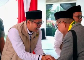Ketua DPRD Kabupaten Bogor Sastra Dampingi Wabup Lepas Calon Jamaah Haji