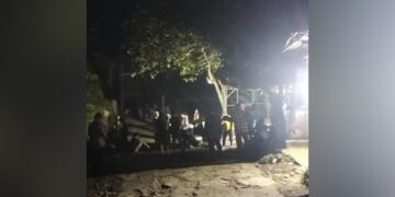 Warga Desa Cipetir Gotong Royong Perbaiki Jalan Maut, Diduga Banyak Menelan Korban