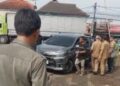 Panik, Seorang Lansia Sekarat Di Mobil, Muspika Dramaga Bantu Bawa Mobil Ke RS KBP