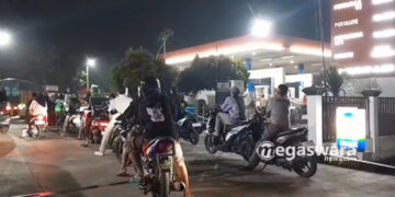 Panic Buying Bbm, Spbu Cikabon Diserbu Pengendara