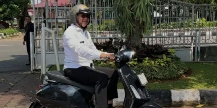 Efisiensi BBM, Bupati Bogor Sarankan Setiap Rabu ASN Gunakan Transportasi Umum