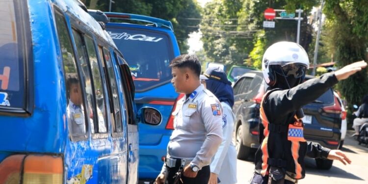 Dedie Rachim Usulkan Moratorium Angkot Kabupaten ke Dishub Jabar