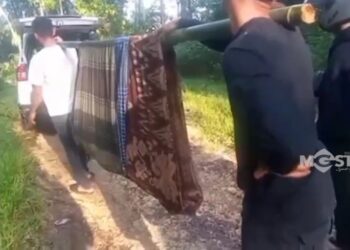 Viral! Sejumlah Warga di Jampang Tengah Terpaksa Menandu Seorang Pasien Menuju Ambulance