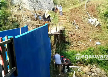 Warga Harjasari Bogor Gotong Royong Sambut Pembangunan Jembatan Permanen oleh TNI