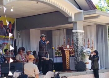 Anggota DPRD Dadang Hermawan Berikan Bantuan Seragam Paskibraka Pembukaan SMANIC Cup XXIII 2026