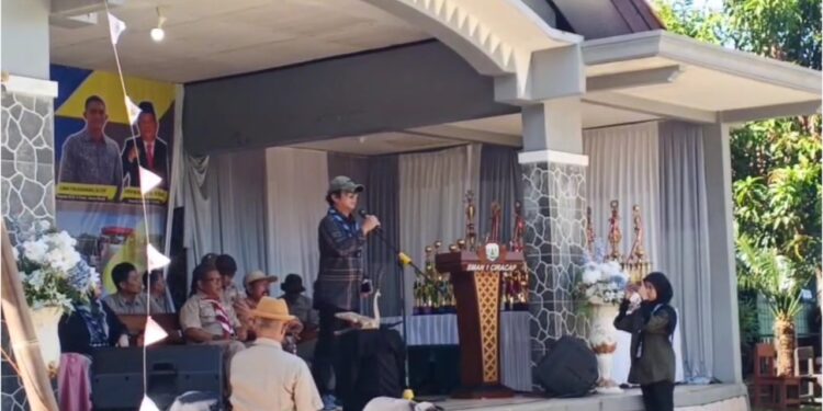 Anggota DPRD Dadang Hermawan Berikan Bantuan Seragam Paskibraka Pembukaan SMANIC Cup XXIII 2026