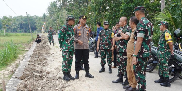 Tinjau TMMD di Kulon Progo, Aster Kasad Mayjen TNI Rachmad Zulkarnaen : Sarana Refresh Budaya Gotong Royong, Kualitas Hasil TMMD Harus Maksimal