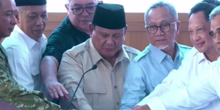 Mendagri Tito Dampingi Presiden Prabowo Resmikan Operasionalisasi 1.061 KDKMP