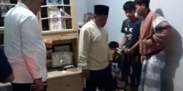 Waspada Bencana! Hujan Tinggi, Linmas Desa Petir Jadi Korban Longsor