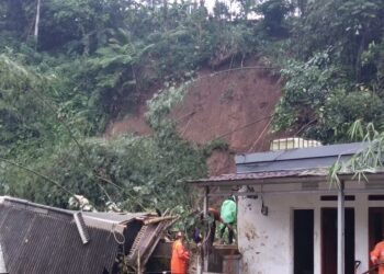 Drainase Minim Jadi Penyebab Longsor, Kades Petir Minta Perkuat Jalan