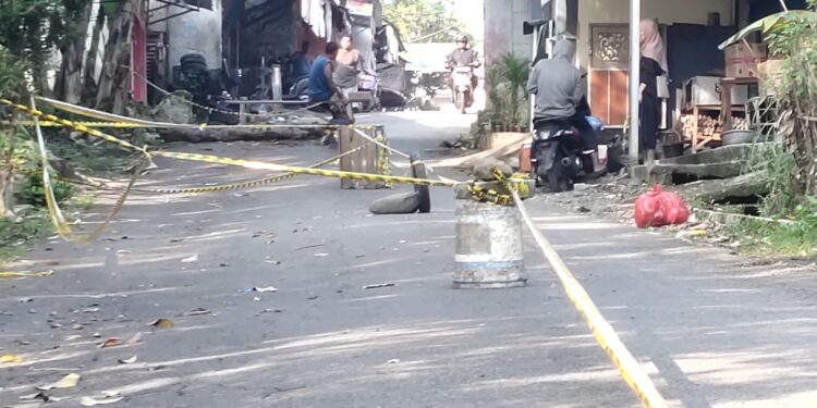 Longsor Susulan Tutup Sungai, Rusak Akses Jalan dan Fasilitas Warga