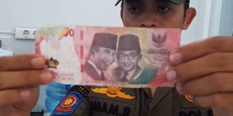 Keadaan Ramai Bikin Kurang Teliti, Toko Terima Uang Palsu, Manajemen Segera Lapor Polisi