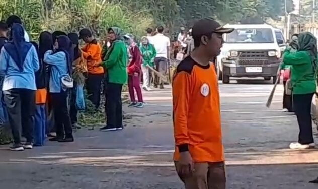 Warga dan Muspika Dramaga Bersihkan Saluran Air 1,5 Km, Cegah Banjir di Tengah Tingginya Curah Hujan