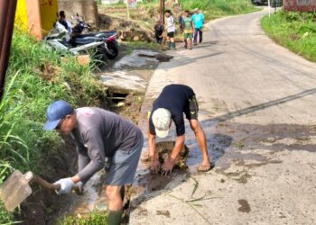 Desa Cihideung Udik Gelar Kerja Bakti Serentak, Sambut HJB Ke – 544 Lingkungan Bersih Dan Meriah