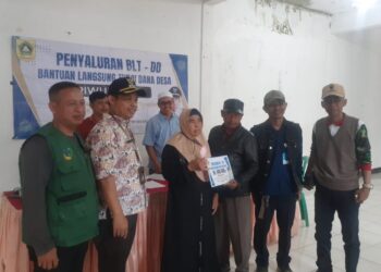 Penyaluran BLT Dana Desa Tapos 1 Triwulan I Berjalan Lancar, Dihadiri Camat Tenjolaya dan Jajaran