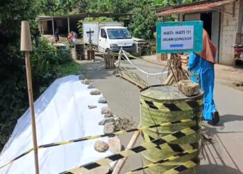 Longsor Terjang Empat Titik di Desa Petir Dramaga, Jalan Antar Desa Rusak Parah