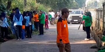 Warga Dramaga Gotong Royong Bersihkan Irigasi untuk Cegah Banjir dan Longsor