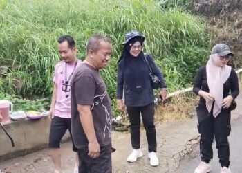 Gerakan Bersih Lingkungan, Warga Kampung Cikarawang Bersihkan Aliran Sungai dan Drainase Cegah Banjir