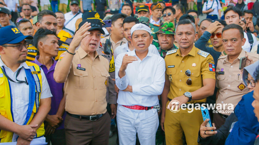 gubernur jabar dedi mulyadi saat tinjau pembangunan jalanalan Saleh Danasasmita bersama walikota dan wakil walikota bogor