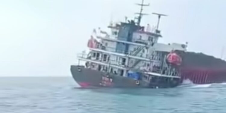 Kapal Laut Pengangkut Batubara Karam di Perairan Kabupaten Sukabumi