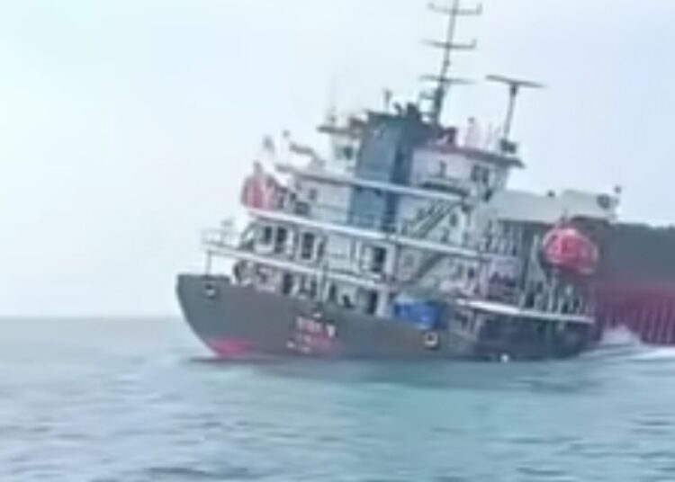 Kapal Laut Pengangkut Batubara Karam di Perairan Kabupaten Sukabumi