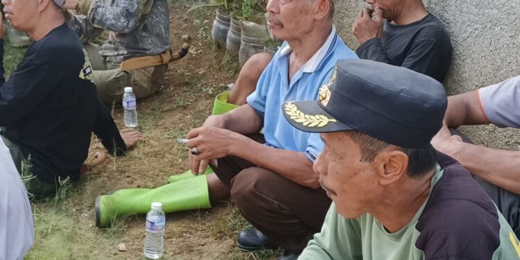 Desa Sukadamai Laksanakan Aksi Bersih Lingkungan, Ikuti Instruksi Bupati