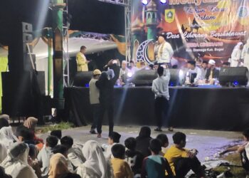 Pawai Obor dan Shalawat Bersama Warnai Perayaan Tahun Baru Islam 1448 H di Desa Ciherang