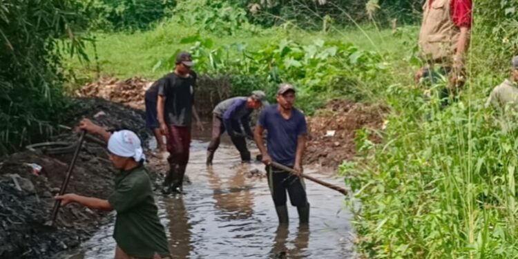 Irigasi Terbengkalai, Debit Air Menyusut, sampah Menumpuk Dan Warga berharap Tergantung Usulan Musrenbang