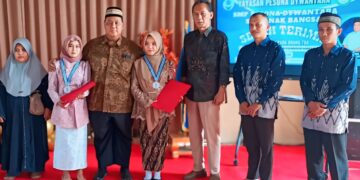 SMP Pesona Dywantara Gelar Serah Terima Siswa Kelas IX, SMP Anak Bangsa Turut Semarakan Semangat Menuju Generasi Emas 2045