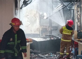 Kebakaran Restoran Diduga Akibat Kebocoran Gas, Tiga Kios Terdampak