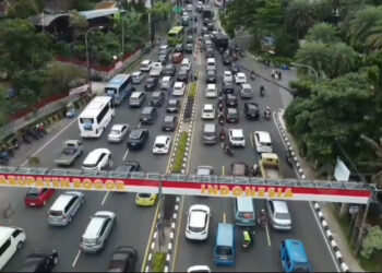Libur Panjang, 15 Ribu Kendaraan Padati Jalur Puncak Bogor