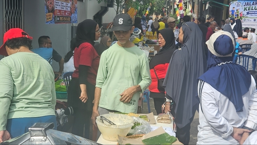 UMKM ala Warga Komplek Dian Asri 2 kelurahan Pabuaran Cibinong