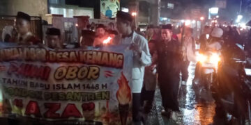Ribuan Warga Desa Kemang Meriahkan Pawai Obor Sambut Tahun Baru Islam 1448 Hijriah