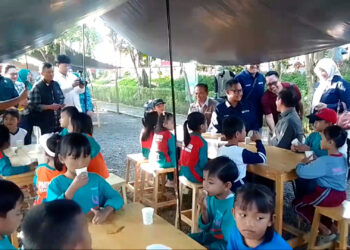 Puluhan Siswa PAUD Minum Susu Bersama di Peringatan Hari Susu Nusantara
