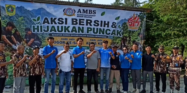 AMBS Tanam 500 Pohon dan Tebar 1.000 Bibit Ikan di Kali Ciesek
