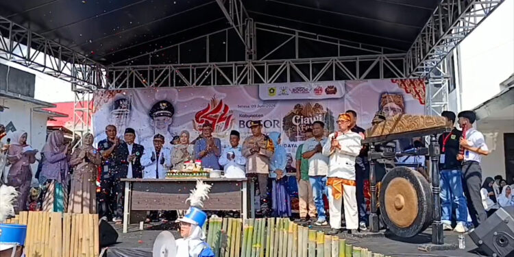 Perayaan Hari Jadi Bogor ke-544 di Ciawi Berlangsung Meriah, Ribuan Warga Padati Karnaval Budaya