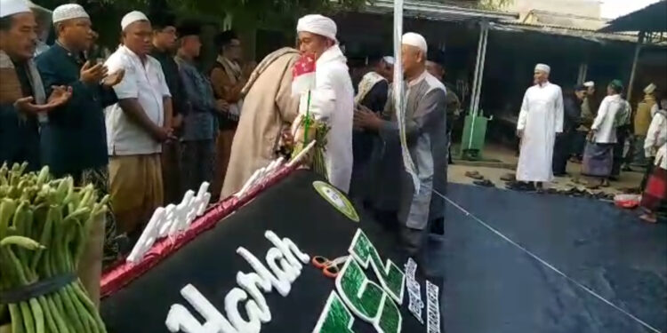 MTSZ Rayakan Harlah ke-5, Bagikan 2.000 Jajanan Gratis untuk Jamaah