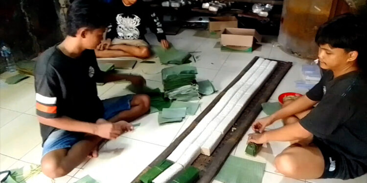 Harga Kedelai Naik, Pengrajin Tempe di Bogor Barat Tertekan