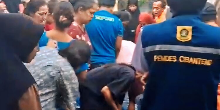 BPBD Kabupaten Bogor Salurkan Bantuan Air Bersih ke Warga Desa Cibanteng