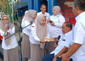 Di Tengah Sambutan Terasa Marah, Pembina Yayasan Ternyata Kena Prank Manis di Hari Pertama MPLS SMK Pesona Dywantara