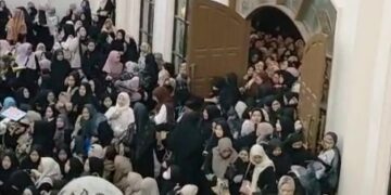 Tragis, Jemaah Meninggal Dunia Di Tengah Kerumunan Pengajian Akbar Ustadzah Halimah Alaydrus