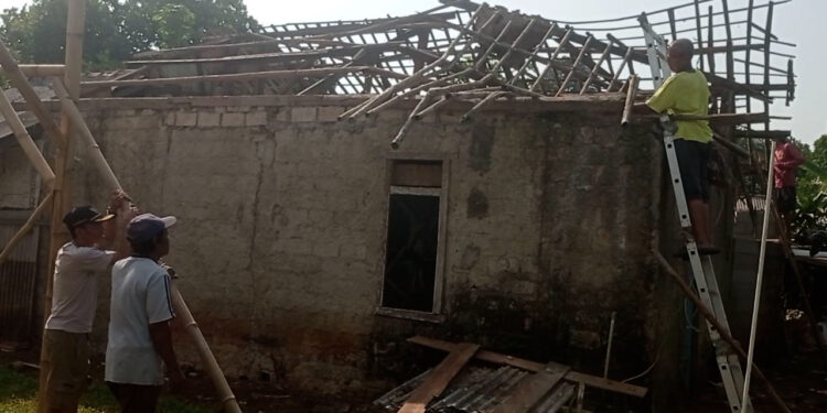 Yayasan Bina Sejahtera An Nadoh Bedah Rumah Janda Lansia di Kemang