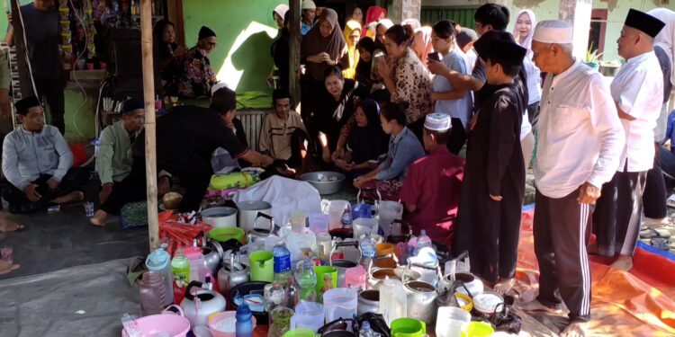 Warga Ciampea Ilir Lestarikan Tradisi Babarit sebagai Wujud Syukur Hasil Bumi