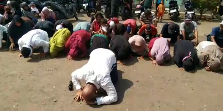 Didemo Warga, Kepala Desa Sirnasari Bogor Nyatakan Mundur