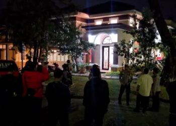 Tim Tipikor Mabes Polri Geledah Rumah Mewah Di Sentul City Terkait Dugaan TPPU
