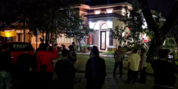 Tim Tipikor Mabes Polri Geledah Rumah Mewah Di Sentul City Terkait Dugaan TPPU